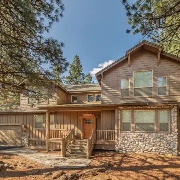 Luxury 7 Br Home / Best Rates! / Hot Tub / Sharc / AC / Wi Fi / Bikes