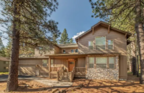 Luxury 7 Br Home / Best Rates! / Hot Tub / Sharc / AC / Wi Fi / Bikes