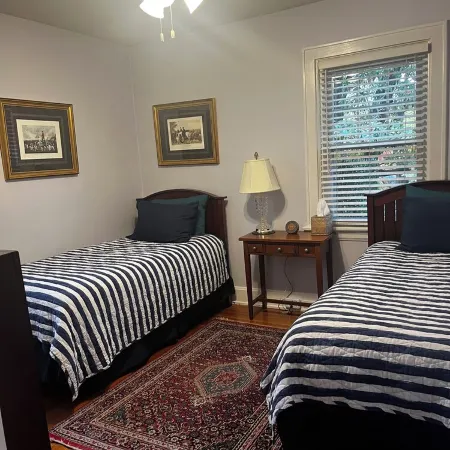 Luxe  Fully Furnished 5 Star Home in Hyde Park/ Cincinnati