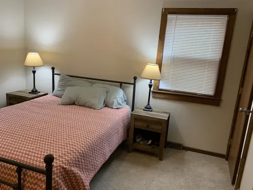 Cozy Cabin with private HOT TUB!