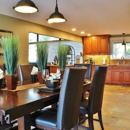 Luxury Near Gateway to Mt Rainier and National Forests. Veteran Owned.