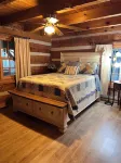 Cabin by the Creek  Sleeps 8 on 3 Beautiful acres - Close to town and activities
