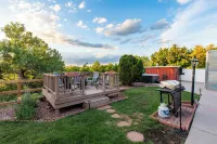 Spacious ~ King Beds ~ Pool ~ Spa~ Mountain View’s Hotels near Brass Armadillo Antique Mall - Denver