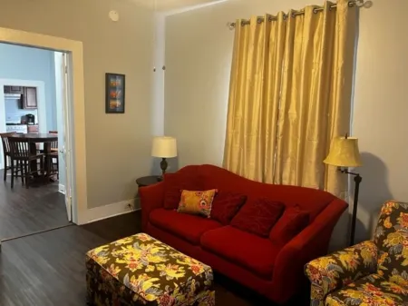 Biloxi Bungalow - Heart of Biloxi - Beach, Casinos and more! Отели рядом с достопримечательностью «Biloxi Lighthouse»