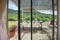 AUBENAS-VALS LES BAINS- VALLON PONT D'ARC BEAUTIFUL NEW CLIAMTIZED VILLA Hotels in Ardeche