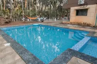 Coco Palms Inn Hotels in Akshi