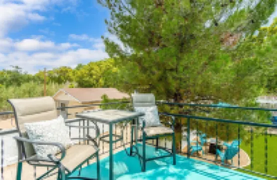 Private Old Town Oasis Walk to Shops and Restaurants! Close to Sedona & Jerome!