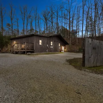 Cozy Custom Cabin in the Rrg• A True Guest Fav