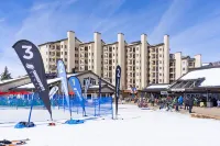 Ski-In/Ski-Out 1 BD Modern Luxury Slopeside Retreat