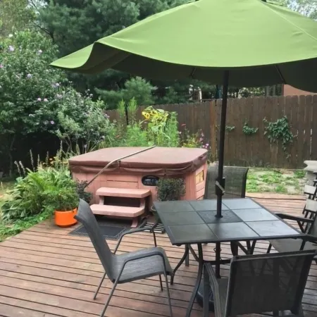 5 miles to Cuyhoga  National Park & Blossom Music Center