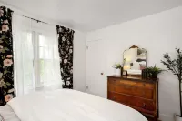 Classy 1BD near U of U - 1 mile/ fast WI-FI
