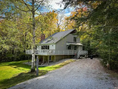 3 Story Mountainside Chalet - Storyland 5 Min, Hike, Bears, Waterfalls, Explore