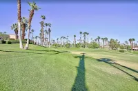 Palm Valley .. Relaxed Getaway, Pools and Sunsets!