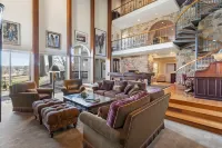 Lux Escape w/ Pool, Hot Tub & Sprawling Great Room - Built for XL Groups!