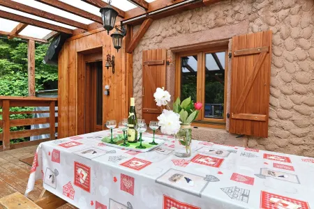 1840 house in the heart of nature, a haven of peace ideal for groups or families