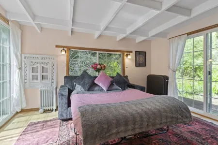 Spacious Serene Sanctuary-Minutes to SF / Muir Woods Отели рядом с достопримечательностью «Национальная зона отдыха Голден Гейт»