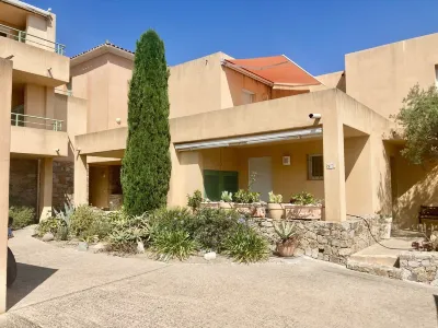 T2 apartment quiet quiet sea view ideal 4 people Hotels near Plage du Roncu