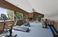Cozy, clean lake front condo