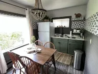 Newly remodeled luxury first floor apartment. Minutes away from SUNY Potsdam! Hotels in Potsdam