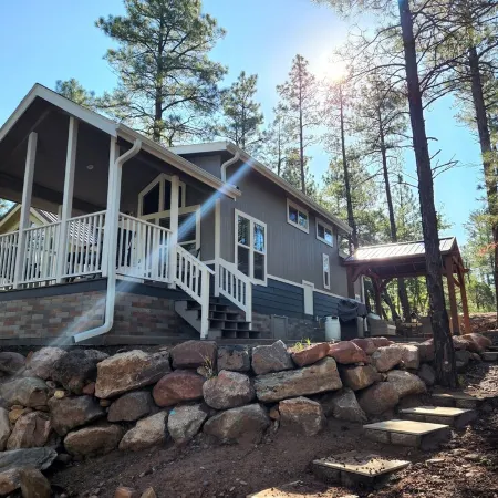 Luxurious Tiny Cottage-Relax-Hike-Fish-Eat!!