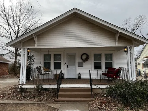 HazelHouse 1920’s BEAUTIFUL 2bed/1bath, Pet-Friendly WIFI