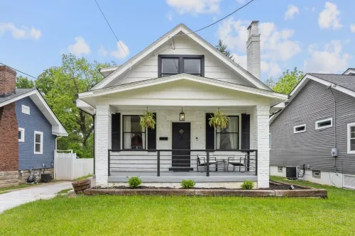 Farmhouse - Fire Pit, Grill, Record Player, 10mi to City