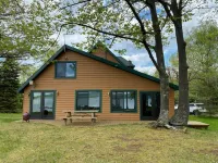 "The Dam House" Lake and River Front Home with Beautiful Sunset Views Hotels in Powell