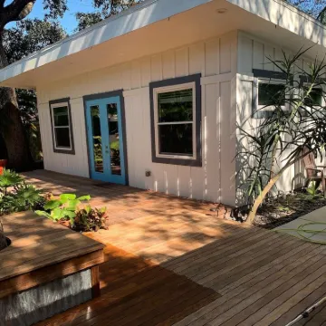 Brand new 1 bedroom, 1 bath Guest House! Sleeps 3