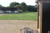 DAIRY COTTAGE. Delightful luxury rustic cottage nr New Forest and South Coast.