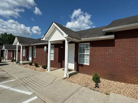 Centrally located in Shelbyville, just 1/4 mile from the Horse Show Grounds.