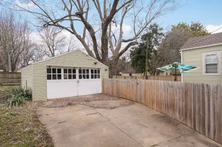 2 Living Areas & Kids' BunkRoom