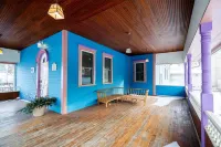 The Nininger Historic 3 BR Apt - Walk to DT, Dog Friendly