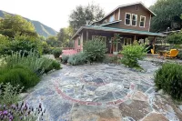 Delightful Home and Property Minutes from Yosemite 네바다 폭포 주변 호텔