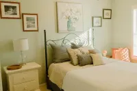 Karen’s River Bend! 0.5 miles away from beach!!