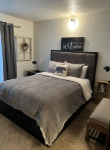 Cozy M&M’s Condo-2 blocks from resort lift!