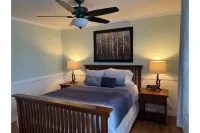 2 min from rt 66- hot tub-firepit-bocceball-bbq Hotel dekat Bill Williams Monument Park