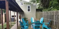 Charming Private Bungalow with EV Charger Near Downtown Louisville