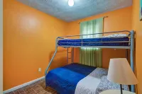 Cozy Riverfront Cabin Hotels near Goose Creek Farm , LLC