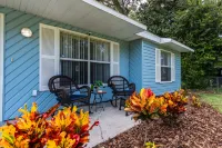 Snowbird Special-Large Comfy Stay Pets Welcome w/Parking Trailers/Bikes/Boats - Homestays
