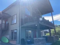 Beautiful & cozy cabin with a view of Bear Lake.  Near the golf course!