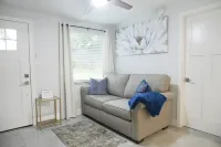 Cozy 1 bedroom suite-apartment.