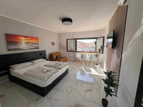 Old Port la Marina - Sole