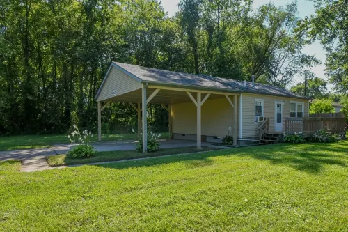 NewVrbo Cozy Ranch Near Casino,Indiana Dunes,Hospitals,Refinery,Firepit,big yard
