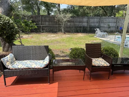 Remodeled House with New Pool!  Walk to Beach on the Bay! Minutes to Beaches! Отели в г. Лейк-Лорейн