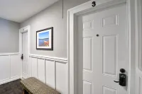 Enjoy the downtown vibe at the Yamhill Flats: Suite 3 Hotels in Newberg