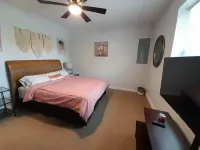 Cozy Modern House Near Interstate, Amusement Parks, Hospital, 20 Min from Beach