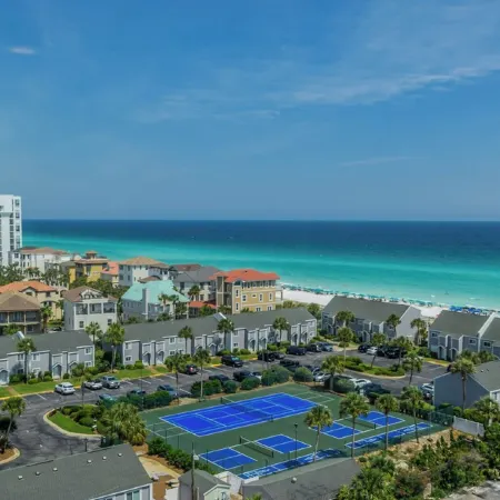 Book Your Beach Vacation! Penthouse Unit with Stunning Views of Destin!