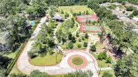 Spacious 4BR for Groups - 3 min to Woodlands Mall, Concerts & More!