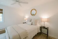 Newly remodeled condo on Wrightsville Beach steps away from the ocean!