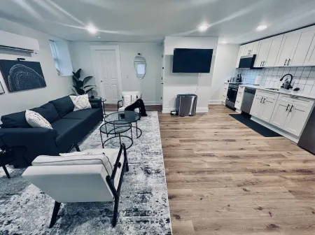 Urban Oasis, OTR Near Casino & Downtown! - 2 beds Отели рядом с достопримечательностью «Cincinnati Museum Center at Union Terminal»